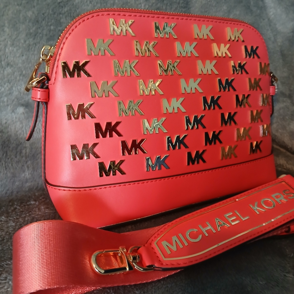 Fabulous Michael Kors Coral Crossbody - Picture 2 of 5
